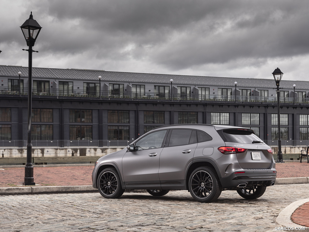 2021 Mercedes-Benz GLA 250 (US-Spec) - Rear Three-Quarter