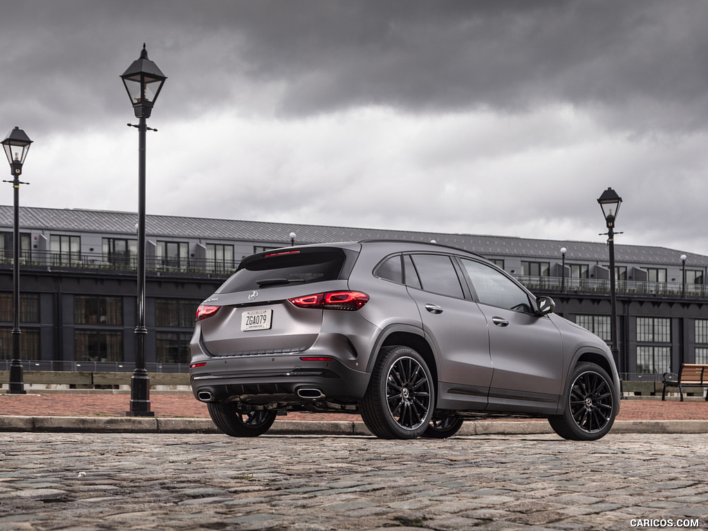 2021 Mercedes-Benz GLA 250 (US-Spec) - Rear Three-Quarter