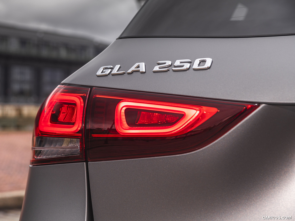 2021 Mercedes-Benz GLA 250 (US-Spec) - Tail Light