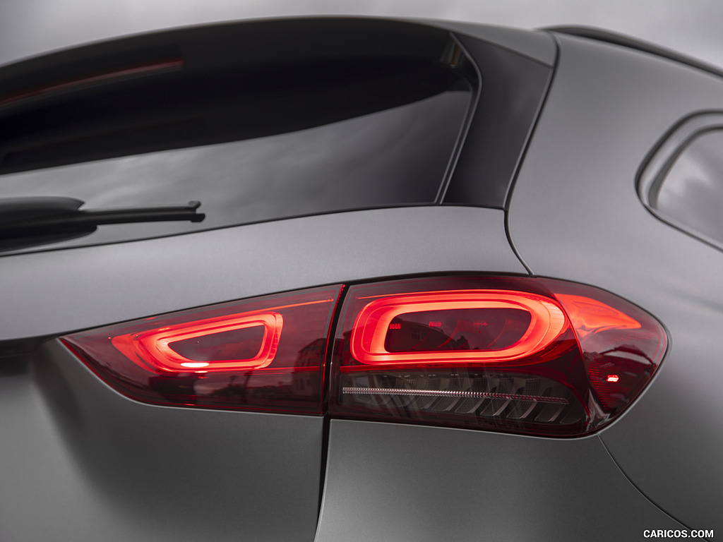 2021 Mercedes-Benz GLA 250 (US-Spec) - Tail Light