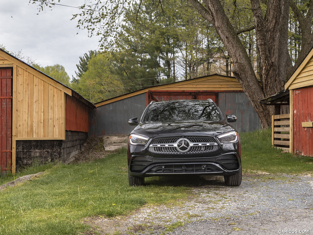 2021 Mercedes-Benz GLA 250 4MATIC (US-Spec) - Front