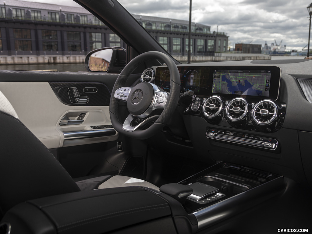 2021 Mercedes-Benz GLA 250 4MATIC (US-Spec) - Interior