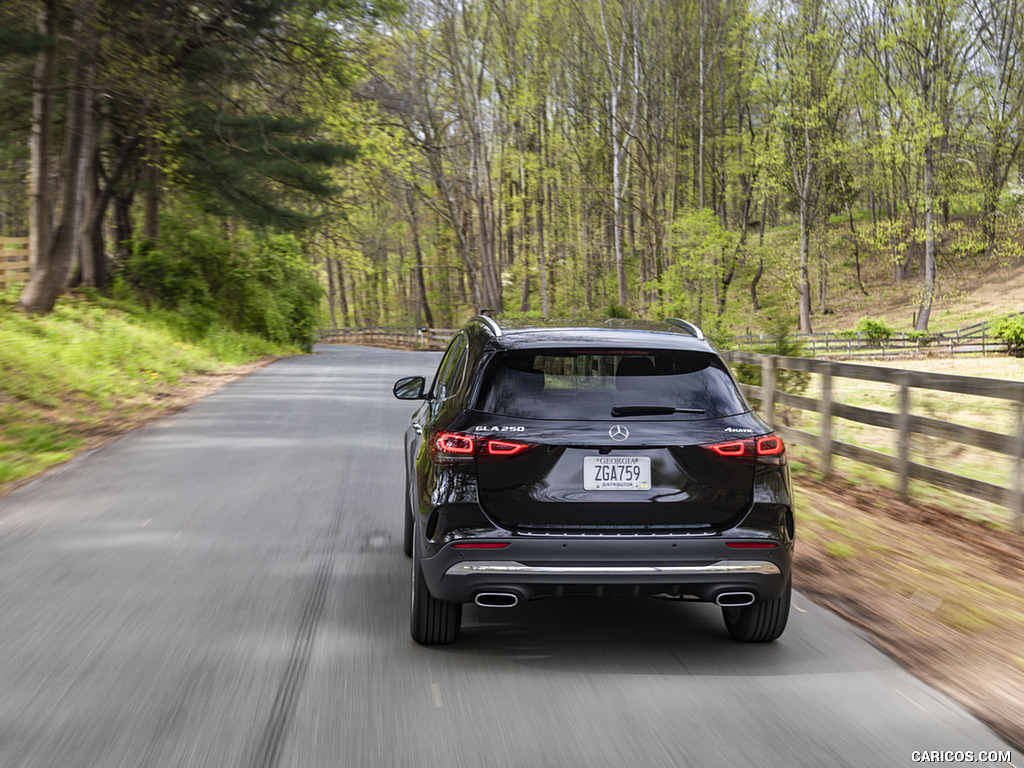 2021 Mercedes-Benz GLA 250 4MATIC (US-Spec) - Rear