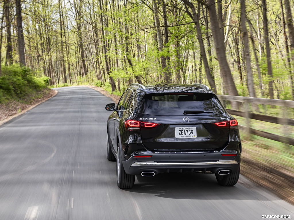 2021 Mercedes-Benz GLA 250 4MATIC (US-Spec) - Rear