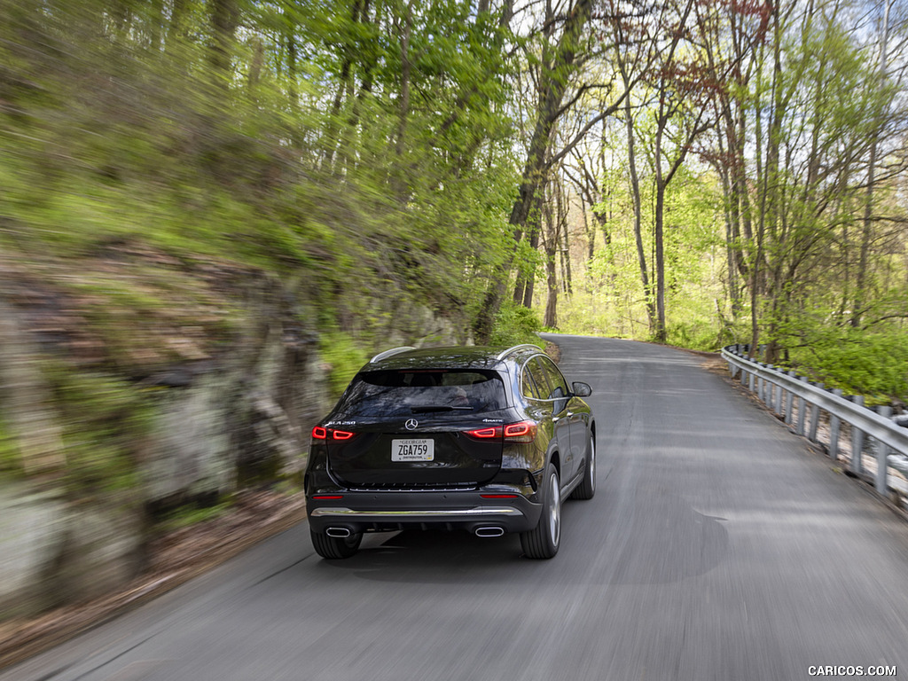 2021 Mercedes-Benz GLA 250 4MATIC (US-Spec) - Rear