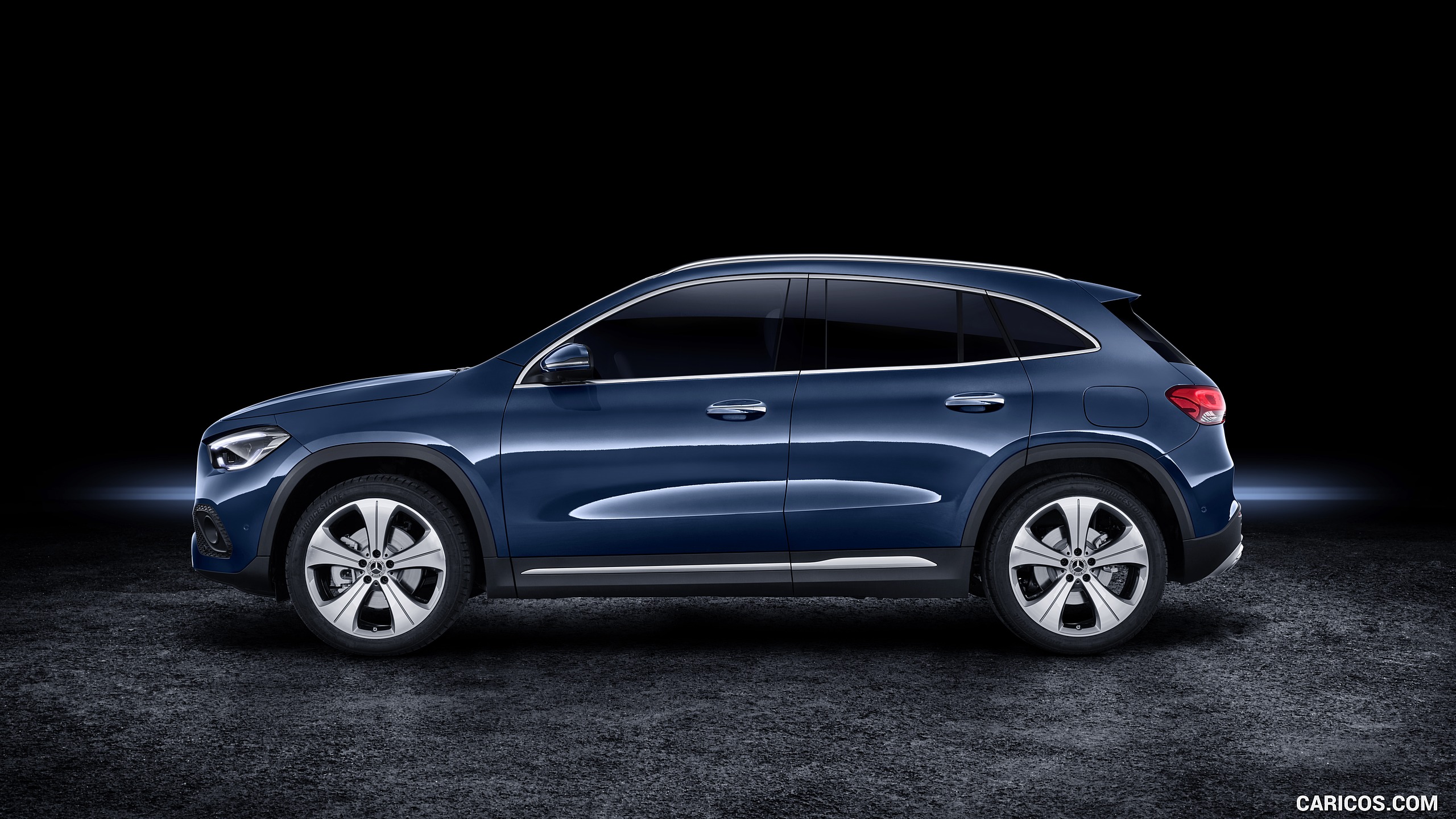 2021 Mercedes-Benz GLA Edition1 Progressive Line (Color: Galaxy Blue) - Side, #35 of 280