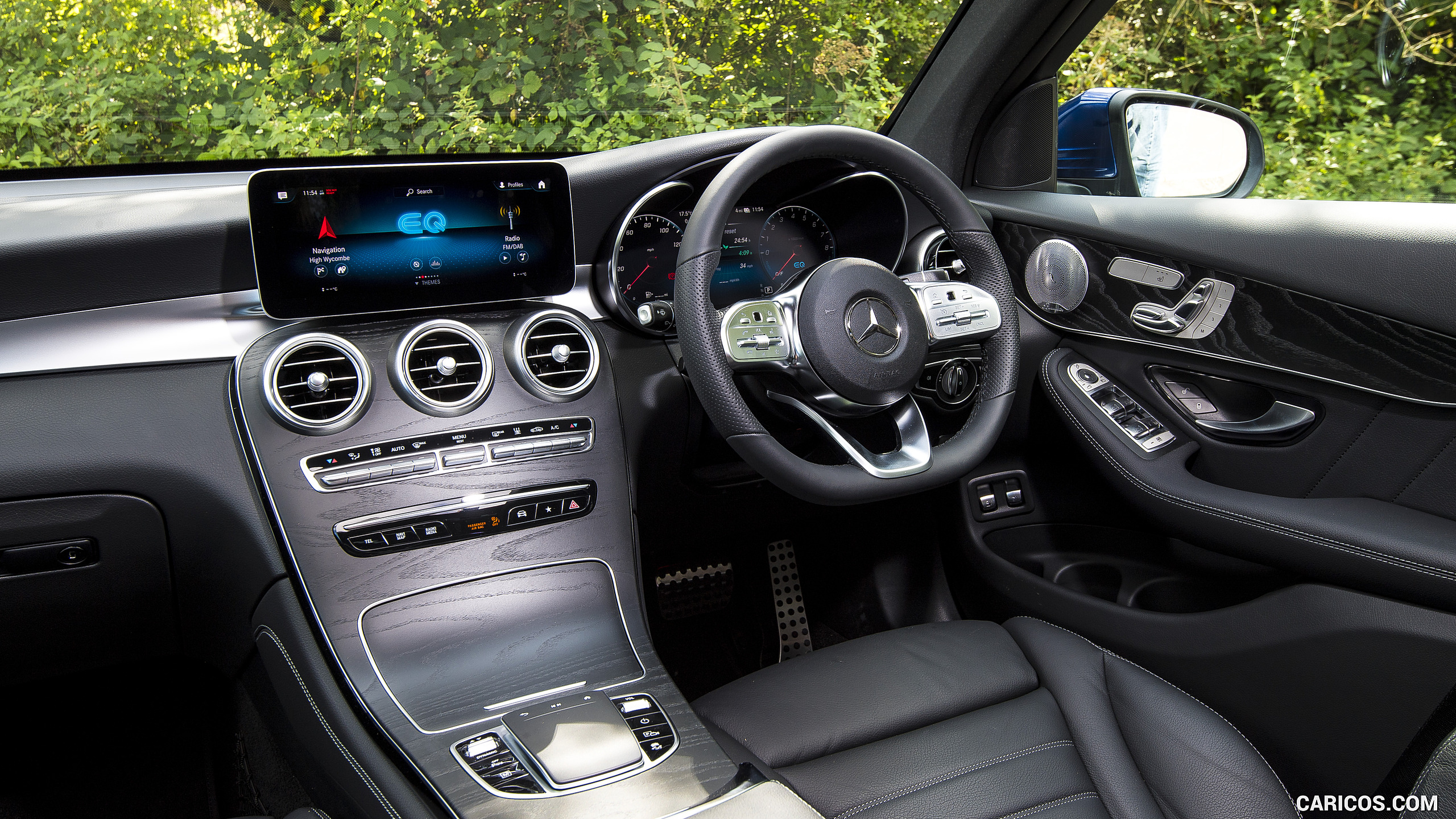 2021 Mercedes-Benz GLC 300 e Plug-In Hybrid (UK-Spec) - Interior, #67 of 84