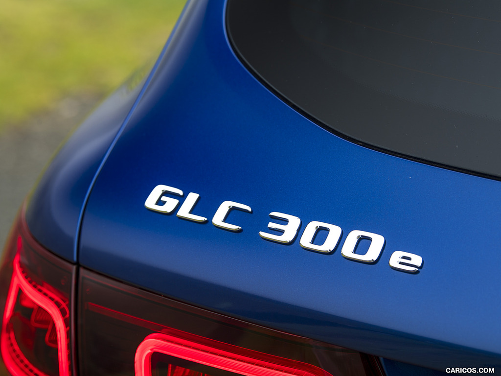 2021 Mercedes-Benz GLC 300 e Plug-In Hybrid (UK-Spec) - Badge