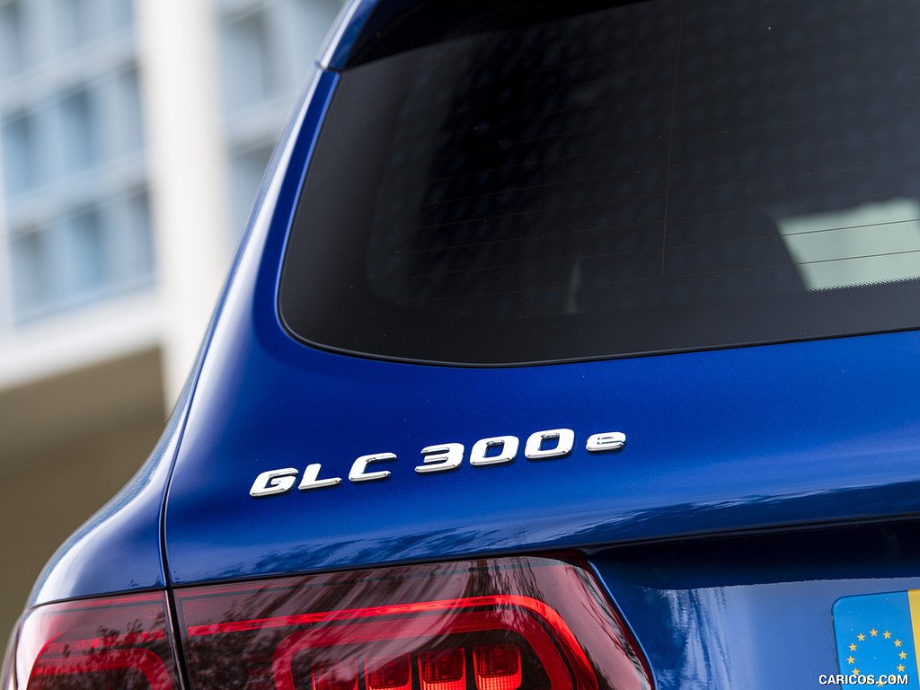 2021 Mercedes-Benz GLC 300 e Plug-In Hybrid (UK-Spec) - Badge