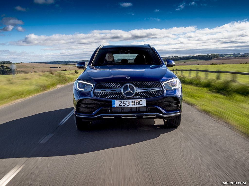 2021 Mercedes-Benz GLC 300 e Plug-In Hybrid (UK-Spec) - Front