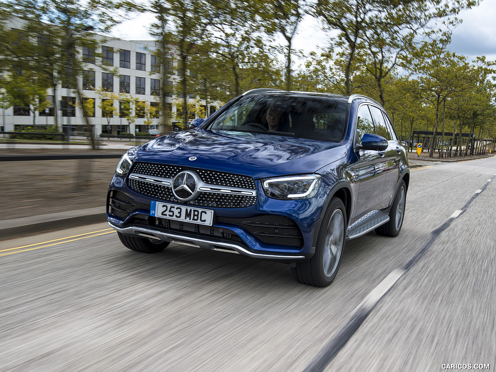 2021 Mercedes-Benz GLC 300 e Plug-In Hybrid (UK-Spec) - Front