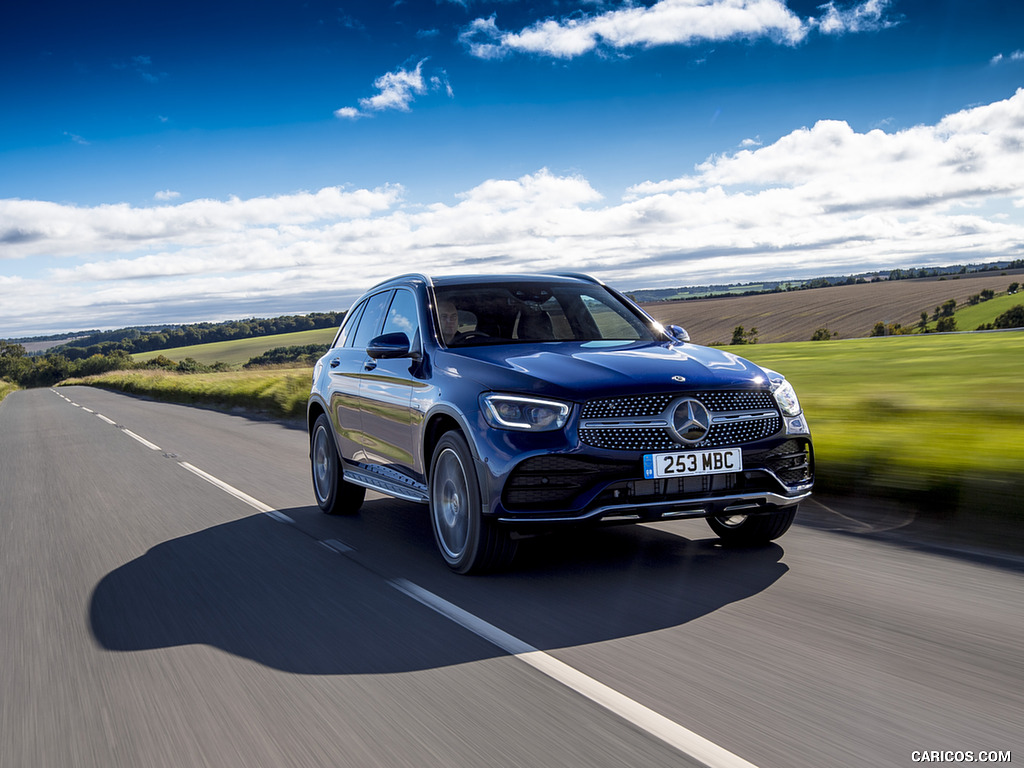 2021 Mercedes-Benz GLC 300 e Plug-In Hybrid (UK-Spec) - Front Three-Quarter