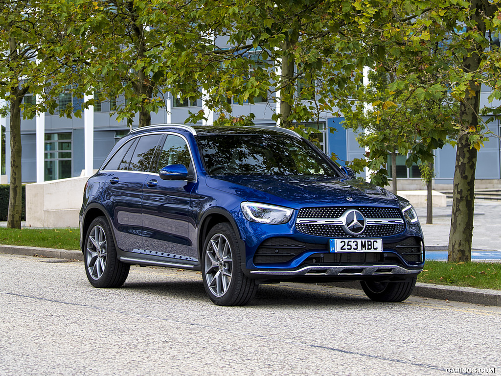 2021 Mercedes-Benz GLC 300 e Plug-In Hybrid (UK-Spec) - Front Three-Quarter