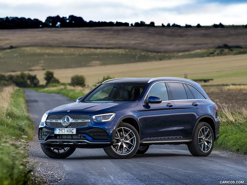 2021 Mercedes-Benz GLC 300 e Plug-In Hybrid (UK-Spec) - Front Three-Quarter