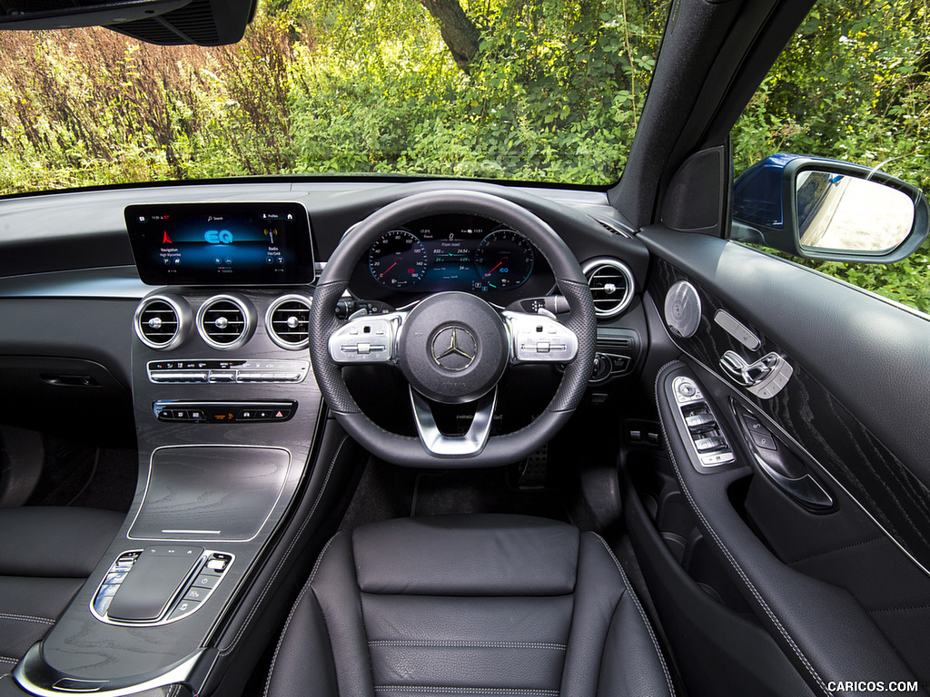 2021 Mercedes-Benz GLC 300 e Plug-In Hybrid (UK-Spec) - Interior, Cockpit