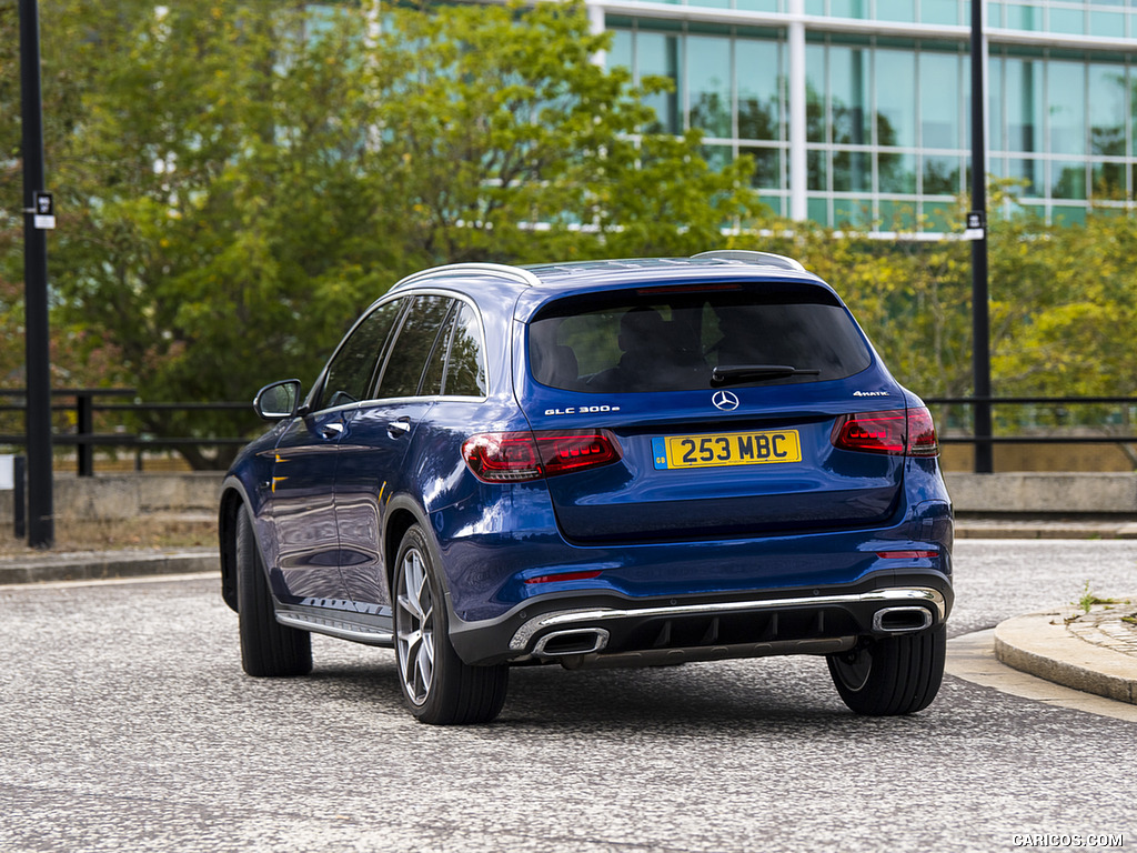 2021 Mercedes-Benz GLC 300 e Plug-In Hybrid (UK-Spec) - Rear Three-Quarter