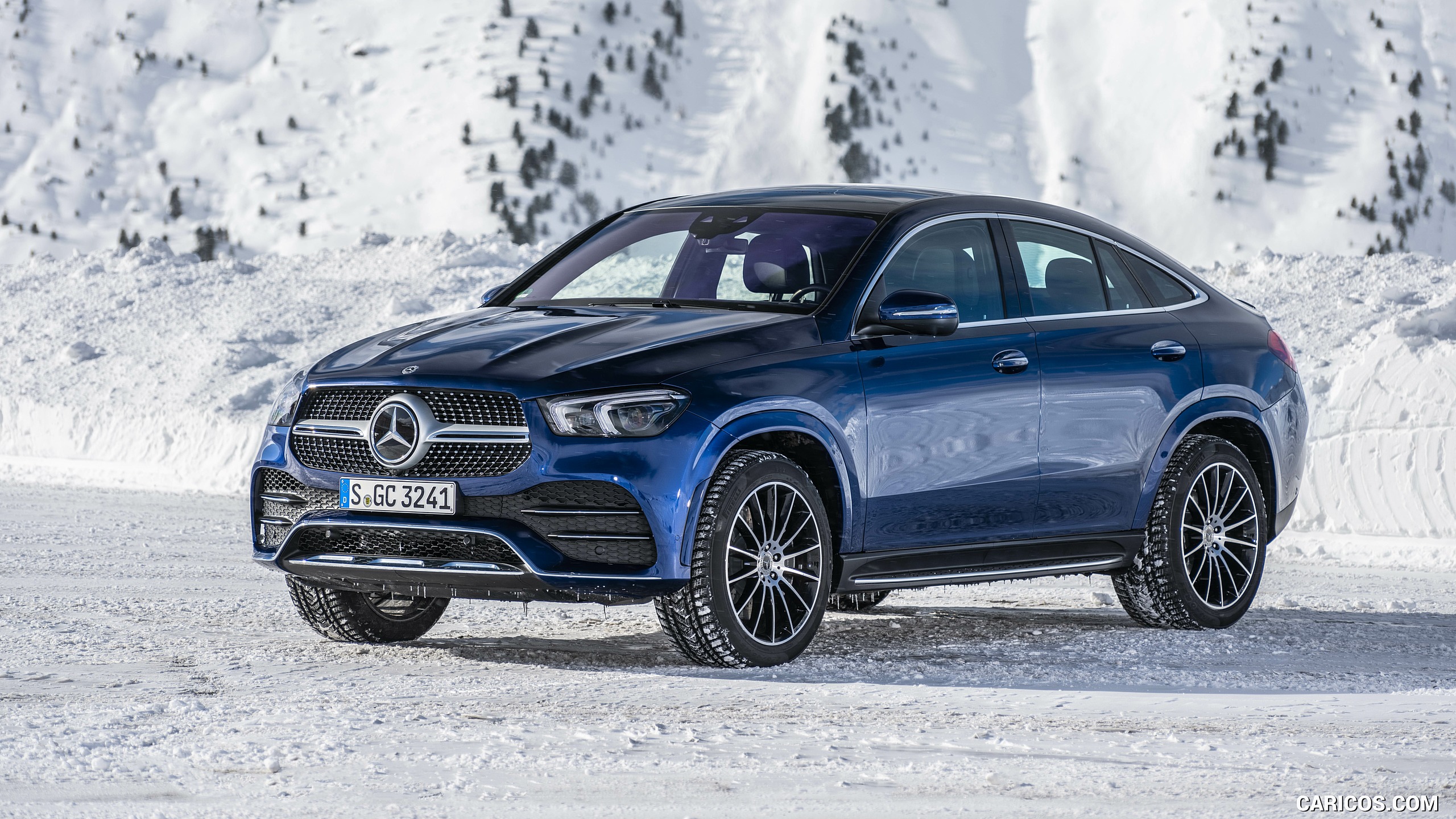 2021 Mercedes-Benz GLE Coupe 400 d 4MATIC Coupe (Color: Brilliant Blue Metallic) - Front Three-Quarter, #39 of 62