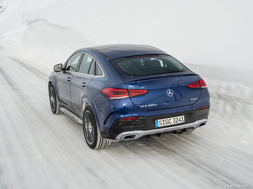 2021 Mercedes-Benz GLE Coupe 400 d 4MATIC Coupe (Color: Brilliant Blue Metallic) - Rear Three-Quarter