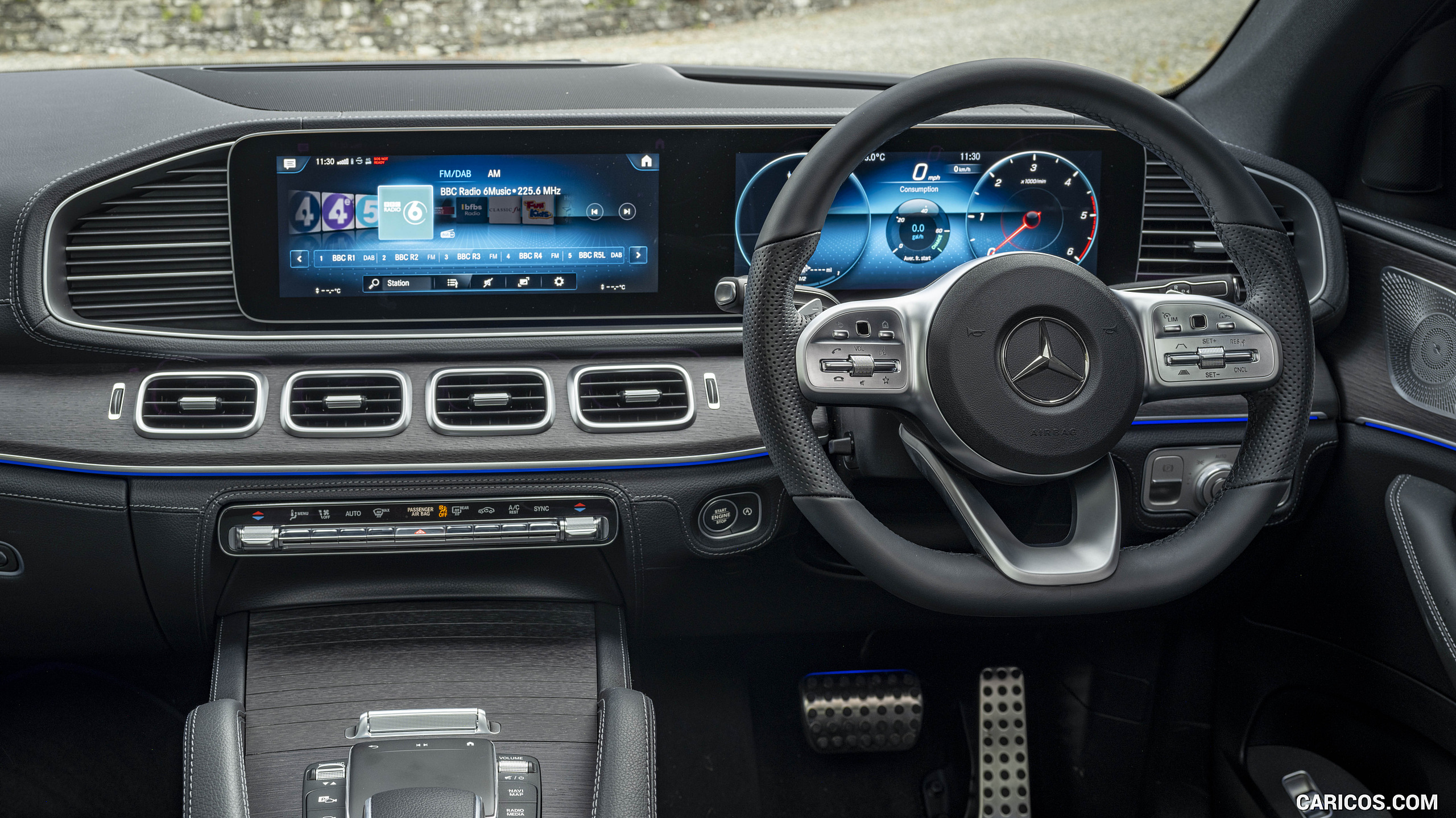 2021 Mercedes-Benz GLE Coupé 400d (UK-Spec) - Interior, Cockpit, #69 of 89