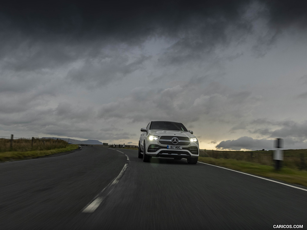 2021 Mercedes-Benz GLE Coupé 400d (UK-Spec) - Front