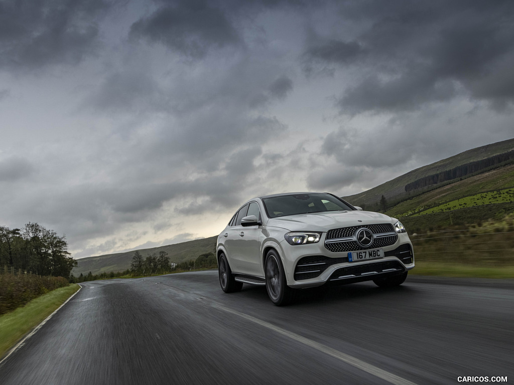 2021 Mercedes-Benz GLE Coupé 400d (UK-Spec) - Front