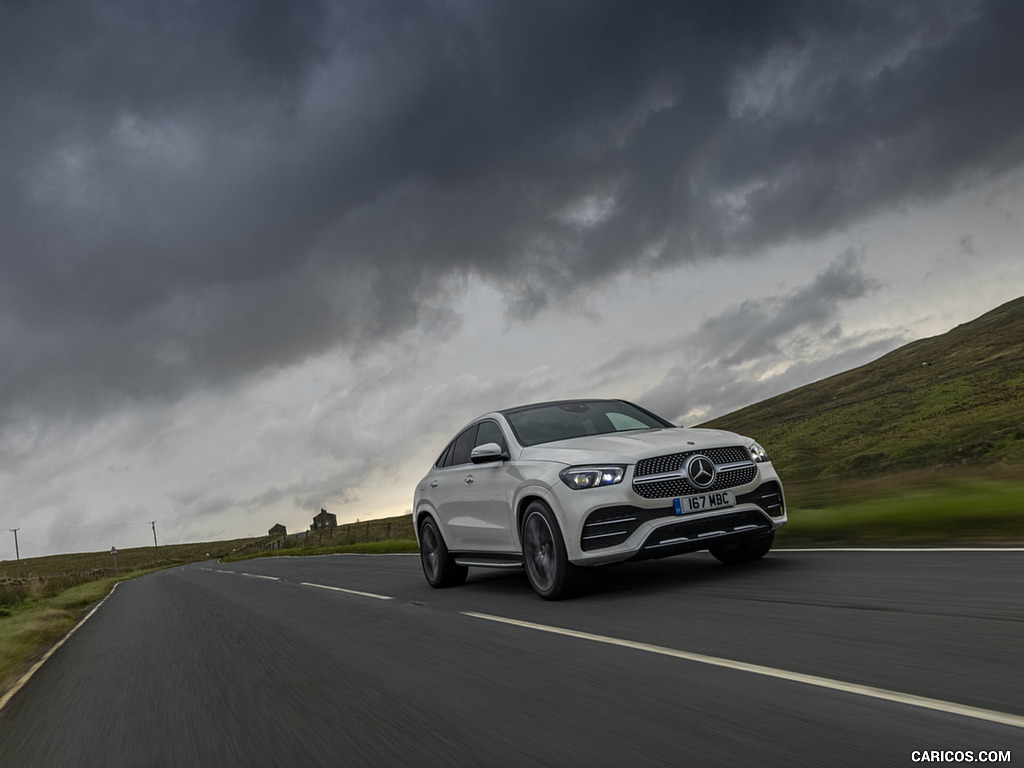 2021 Mercedes-Benz GLE Coupé 400d (UK-Spec) - Front