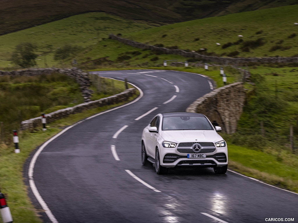 2021 Mercedes-Benz GLE Coupé 400d (UK-Spec) - Front