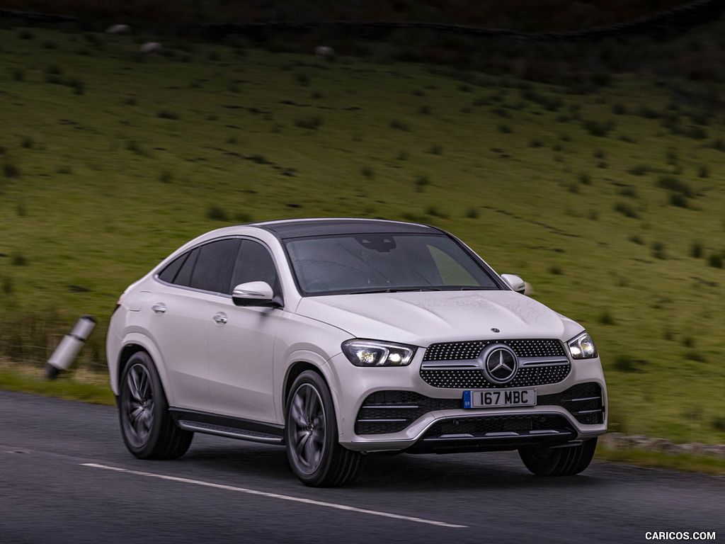 2021 Mercedes-Benz GLE Coupé 400d (UK-Spec) - Front Three-Quarter