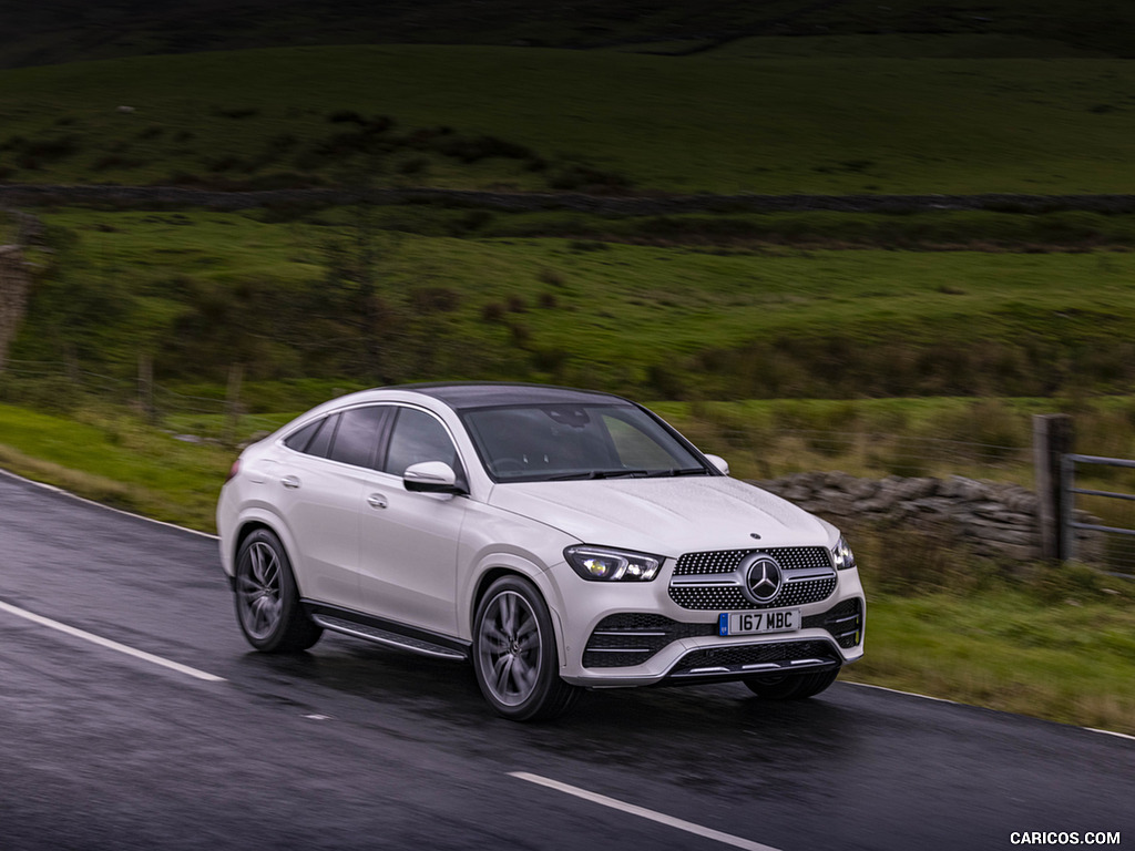 2021 Mercedes-Benz GLE Coupé 400d (UK-Spec) - Front Three-Quarter