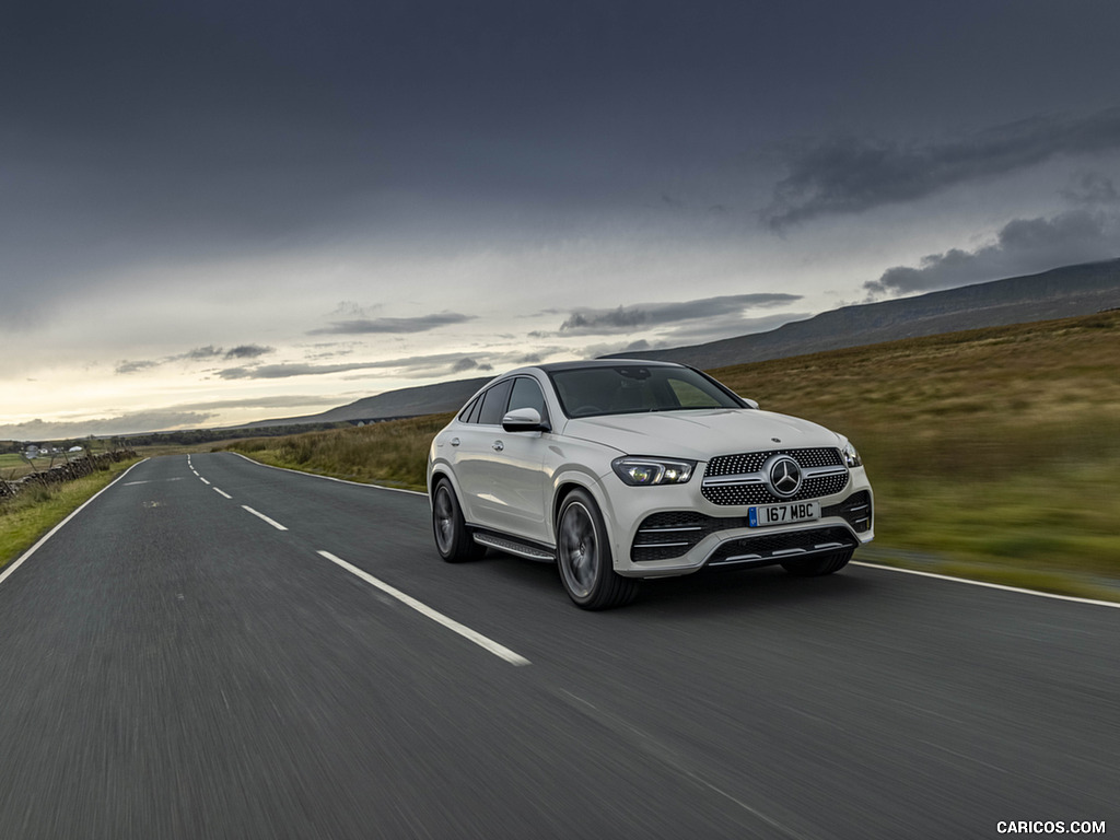 2021 Mercedes-Benz GLE Coupé 400d (UK-Spec) - Front Three-Quarter