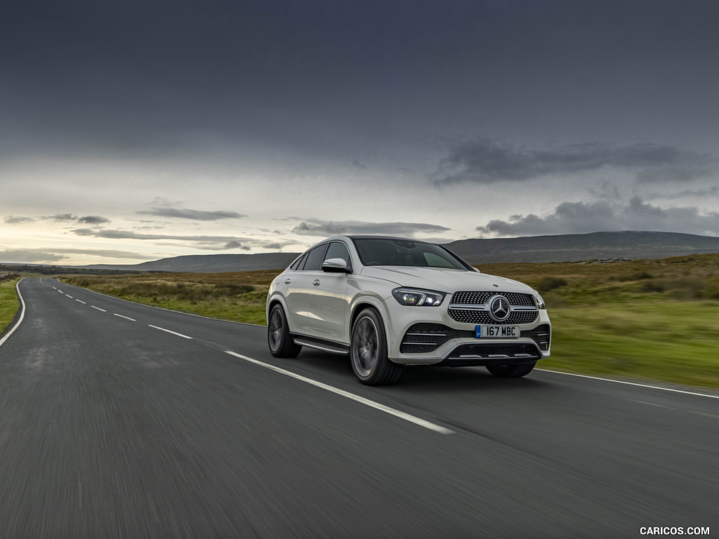 2021 Mercedes-Benz GLE Coupé 400d (UK-Spec) - Front Three-Quarter