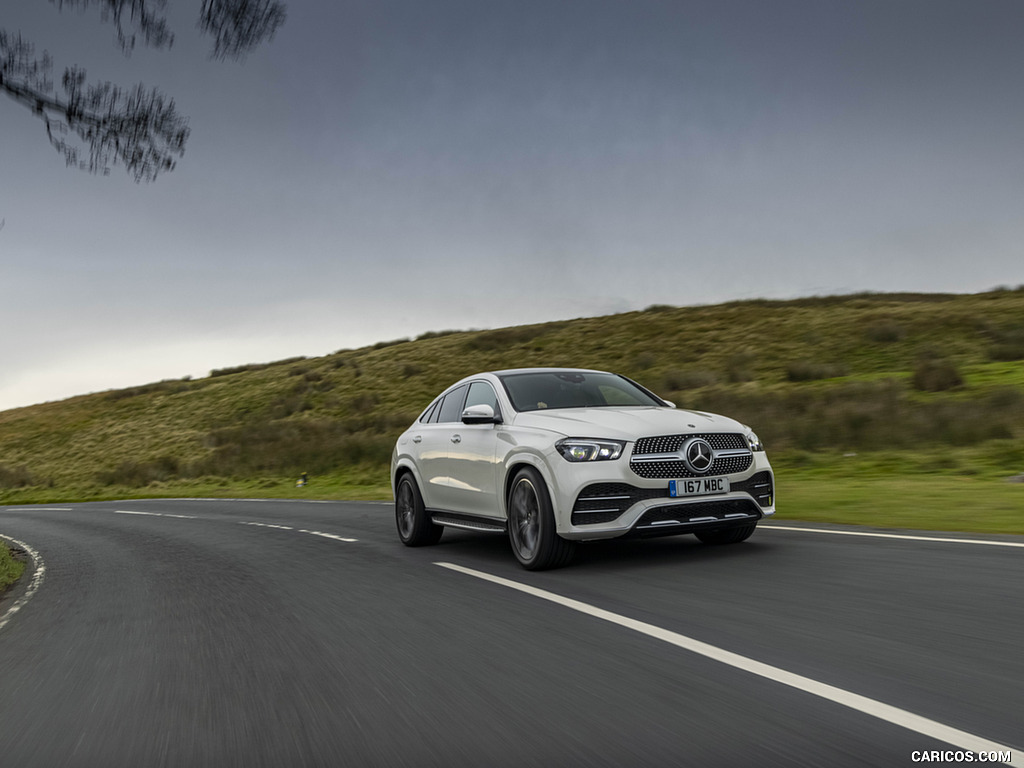 2021 Mercedes-Benz GLE Coupé 400d (UK-Spec) - Front Three-Quarter