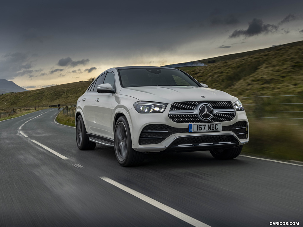 2021 Mercedes-Benz GLE Coupé 400d (UK-Spec) - Front Three-Quarter