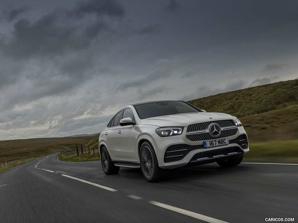 2021 Mercedes-Benz GLE Coupé 400d (UK-Spec) - Front Three-Quarter