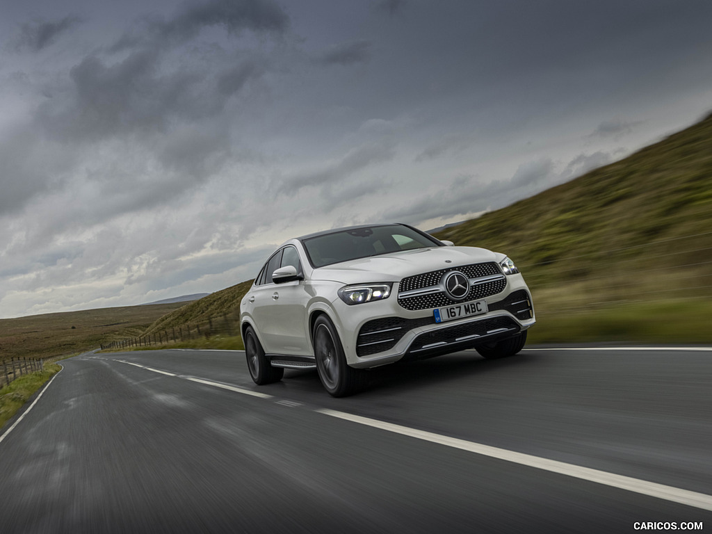 2021 Mercedes-Benz GLE Coupé 400d (UK-Spec) - Front Three-Quarter