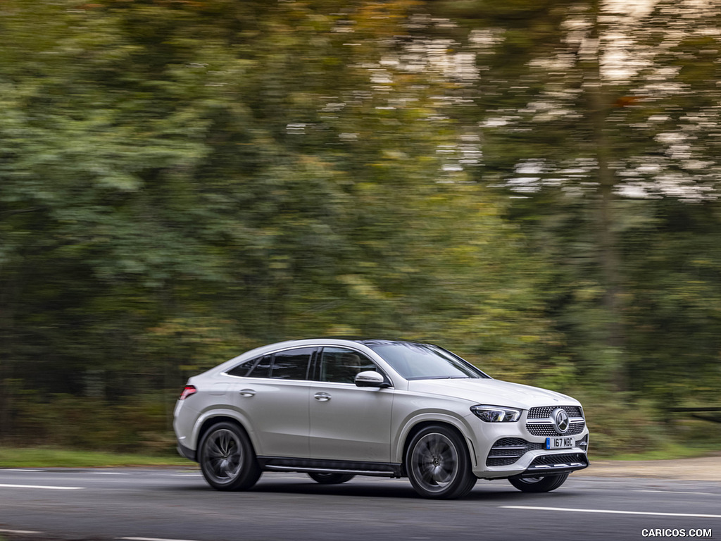 2021 Mercedes-Benz GLE Coupé 400d (UK-Spec) - Front Three-Quarter