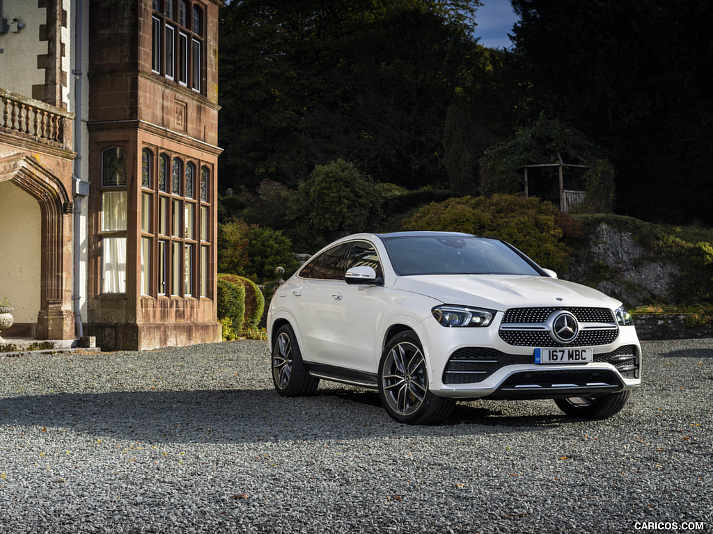 2021 Mercedes-Benz GLE Coupé 400d (UK-Spec) - Front Three-Quarter