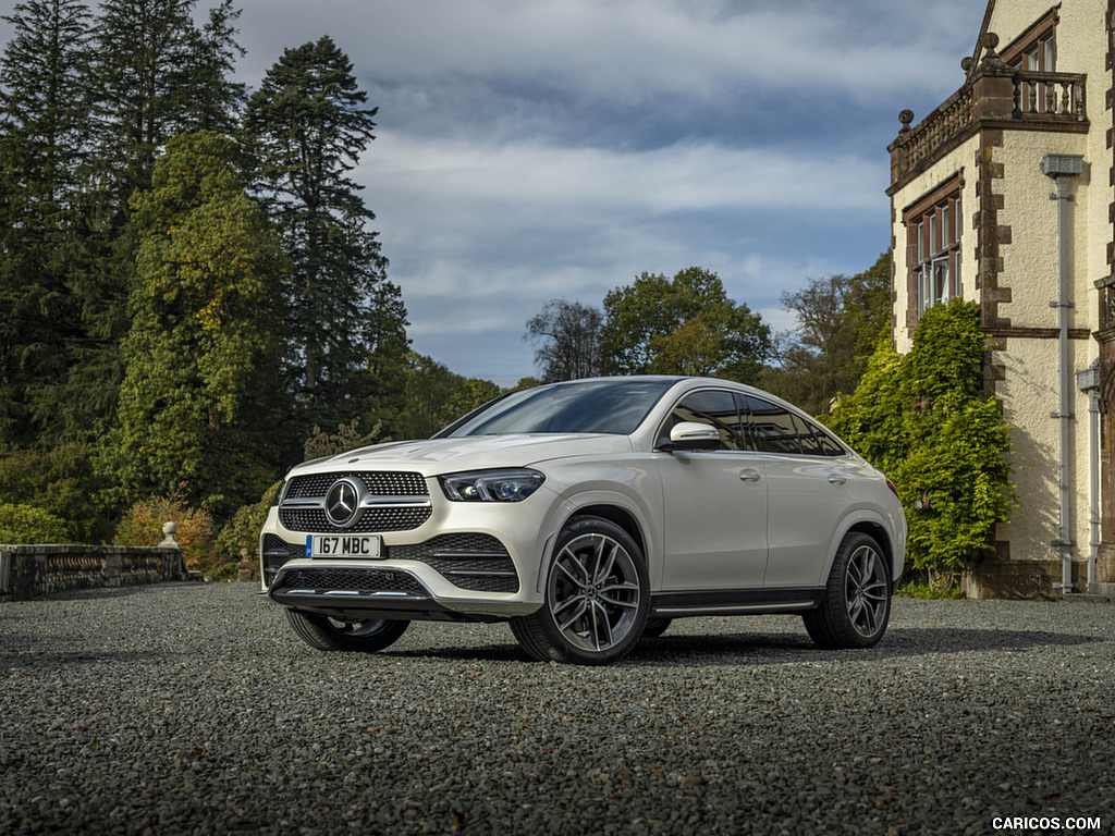 2021 Mercedes-Benz GLE Coupé 400d (UK-Spec) - Front Three-Quarter