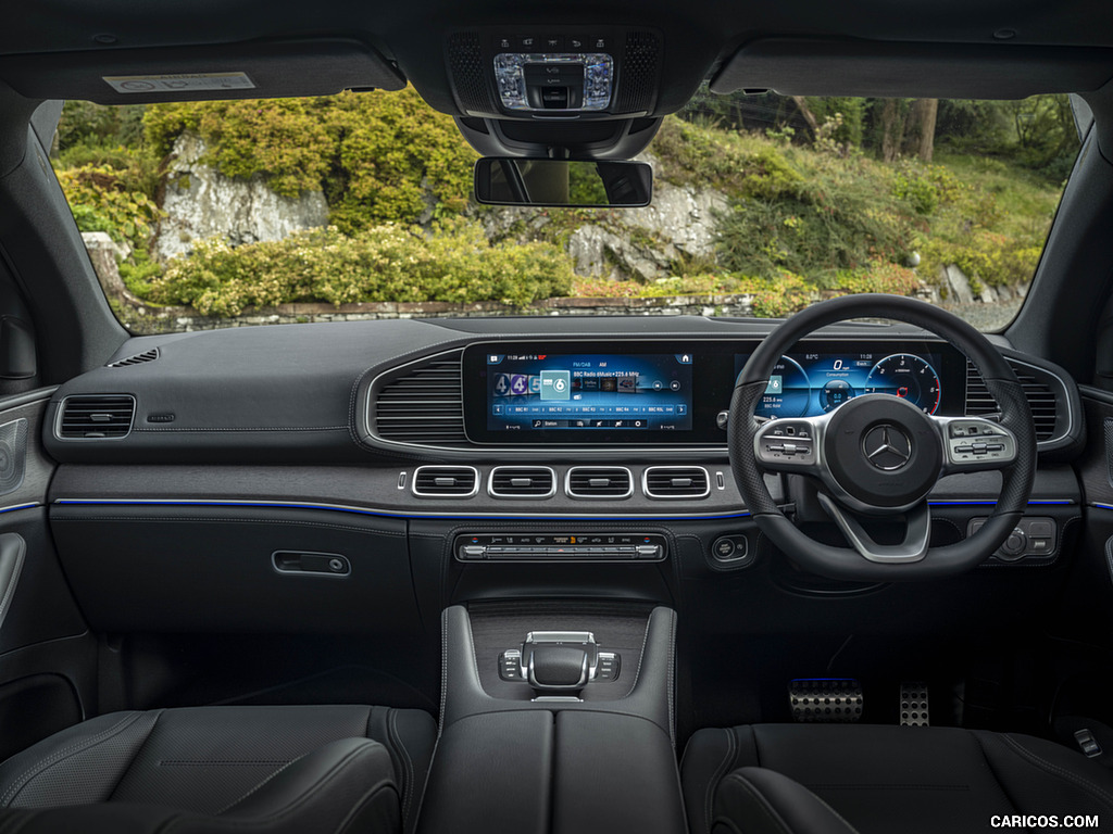 2021 Mercedes-Benz GLE Coupé 400d (UK-Spec) - Interior, Cockpit