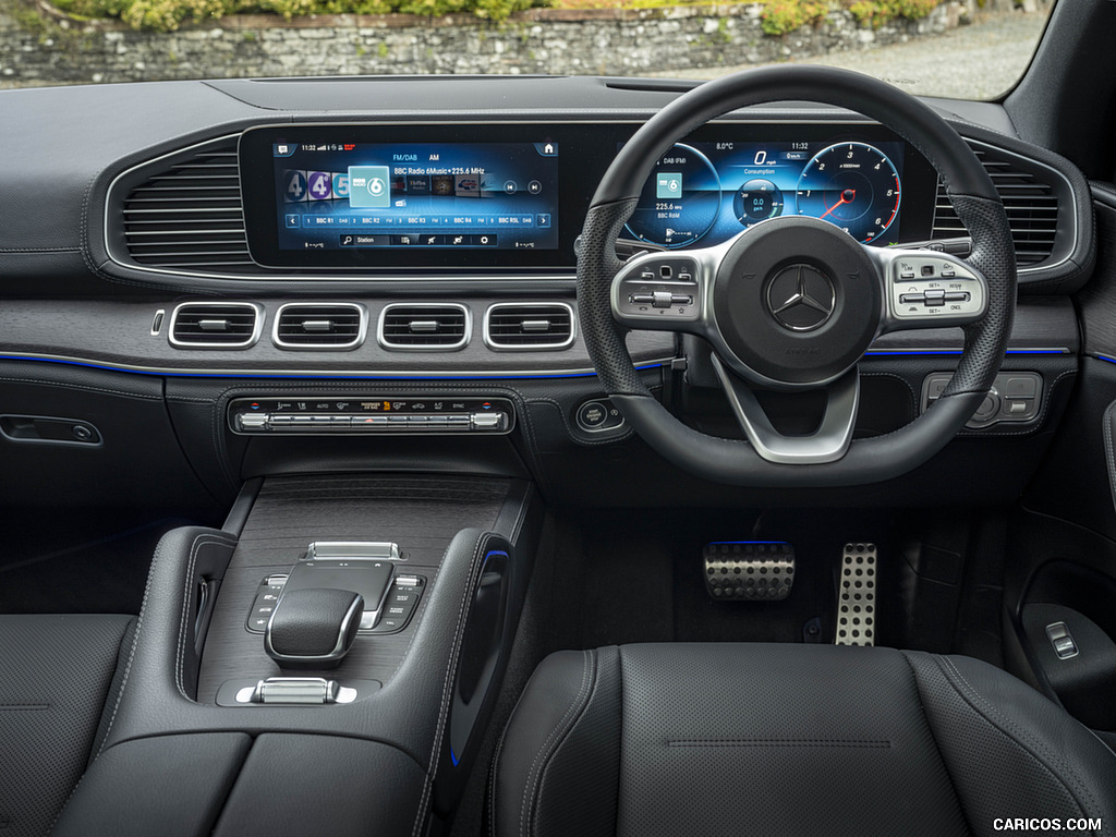 2021 Mercedes-Benz GLE Coupé 400d (UK-Spec) - Interior, Cockpit