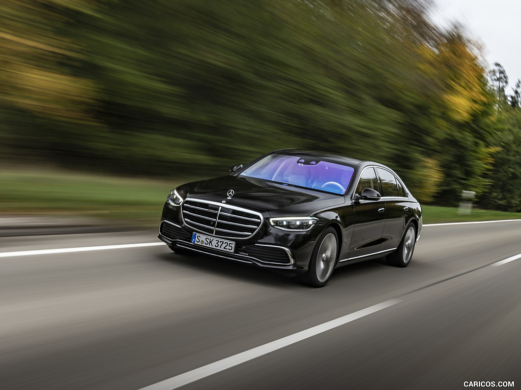 2021 Mercedes-Benz S 500 4MATIC AMG Line (Color: Onyx Black) - Front Three-Quarter