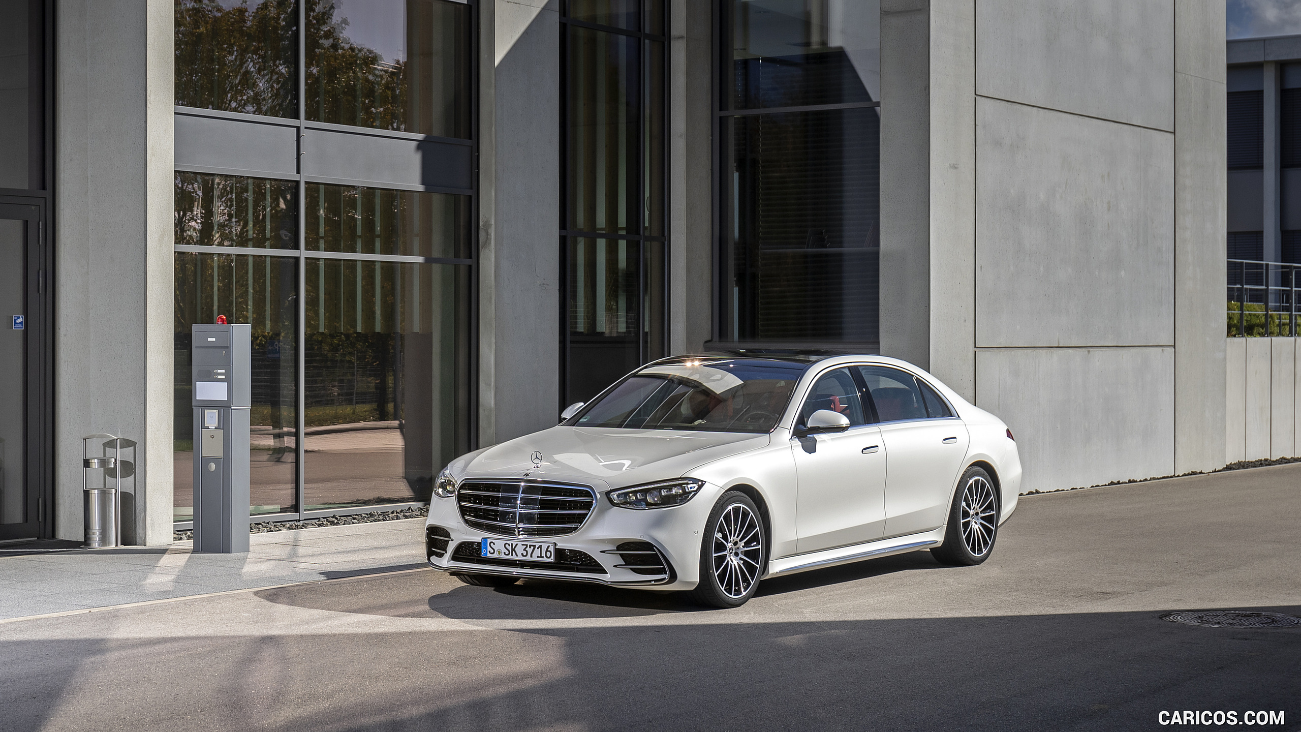 2021 Mercedes-Benz S 500 4MATIC AMG line (Color: Designo Diamond White ...