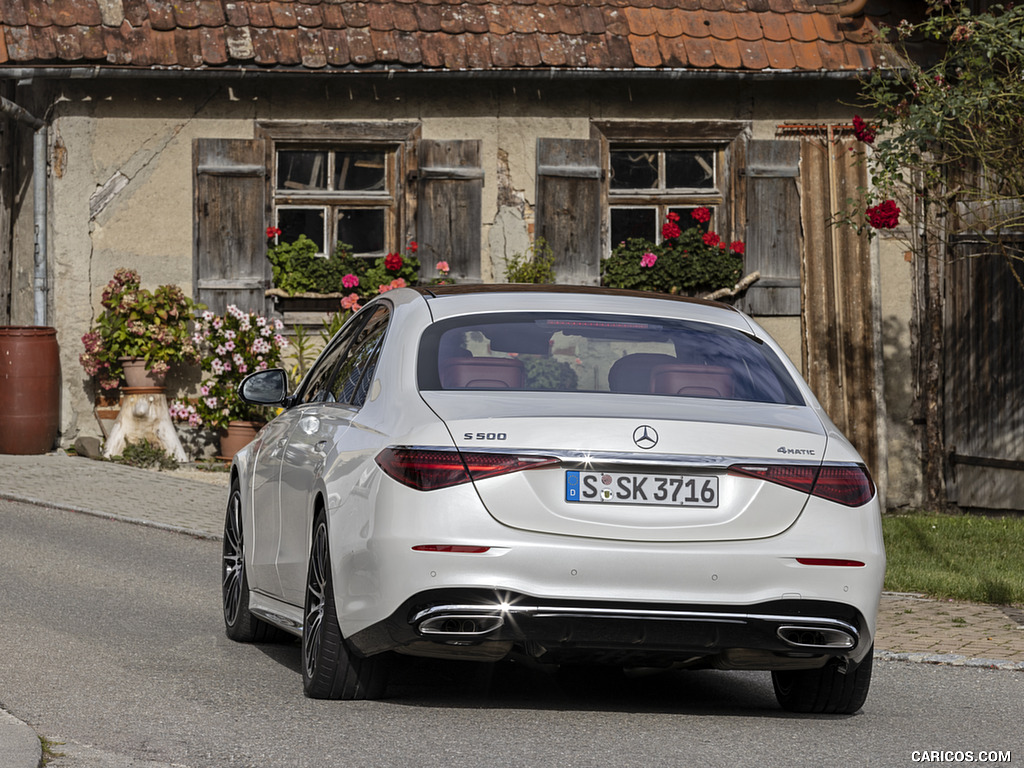 2021 Mercedes-Benz S 500 4MATIC AMG line (Color: Designo Diamond White Bright) - Rear