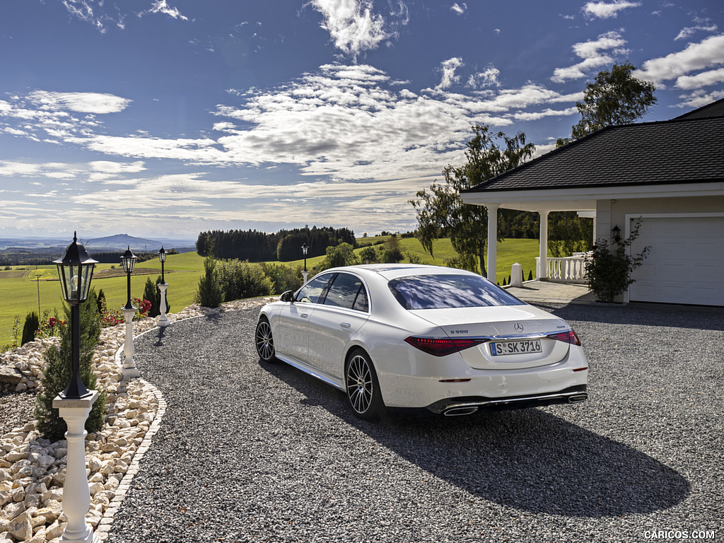 2021 Mercedes-Benz S 500 4MATIC AMG line (Color: Designo Diamond White Bright) - Rear Three-Quarter