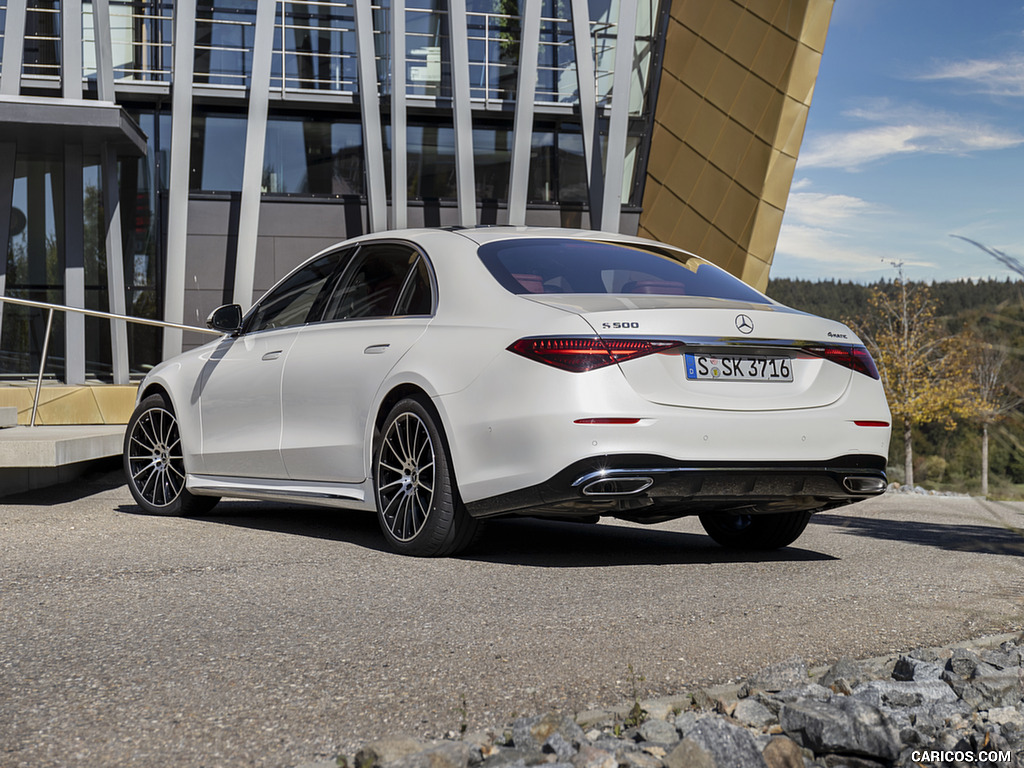 2021 Mercedes-Benz S 500 4MATIC AMG line (Color: Designo Diamond White Bright) - Rear Three-Quarter