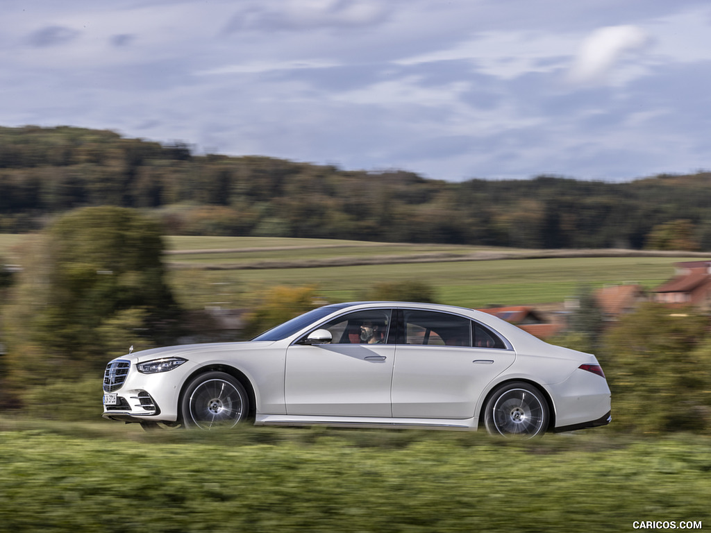 2021 Mercedes-Benz S 500 4MATIC AMG line (Color: Designo Diamond White Bright) - Side