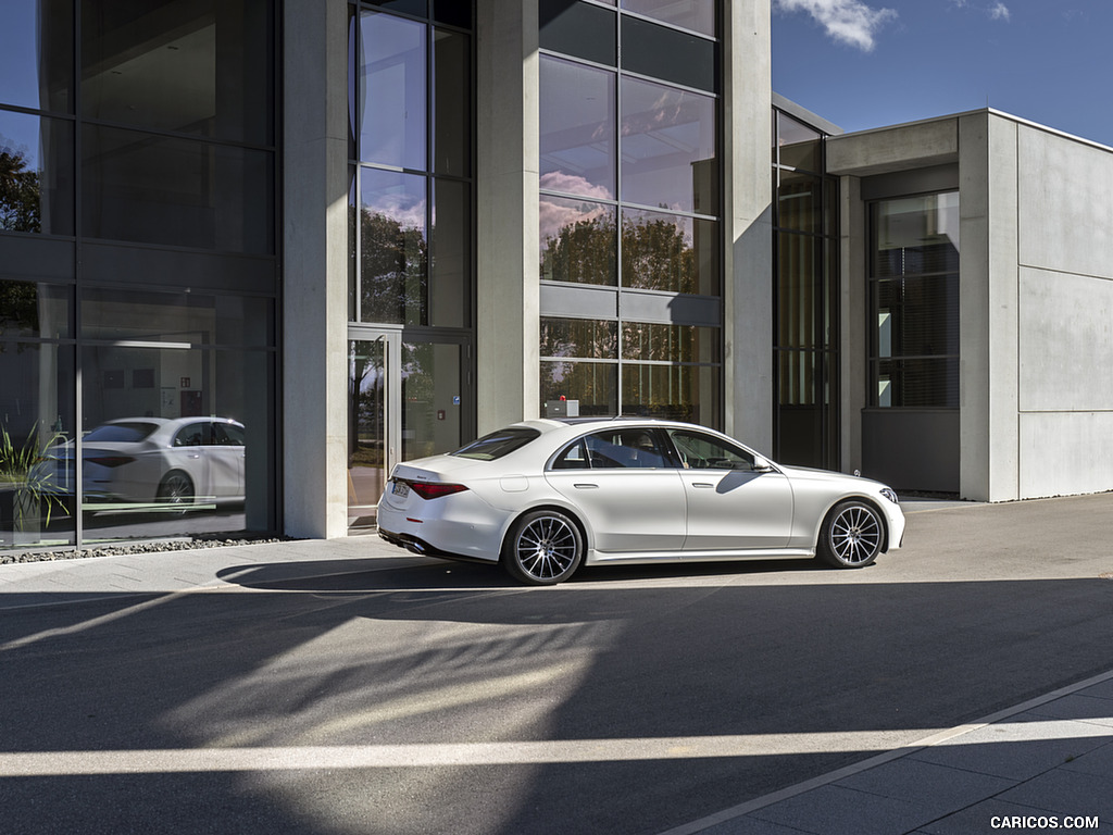 2021 Mercedes-Benz S 500 4MATIC AMG line (Color: Designo Diamond White Bright) - Side