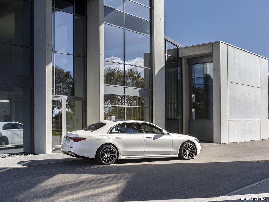 2021 Mercedes-Benz S 500 4MATIC AMG line (Color: Designo Diamond White Bright) - Side