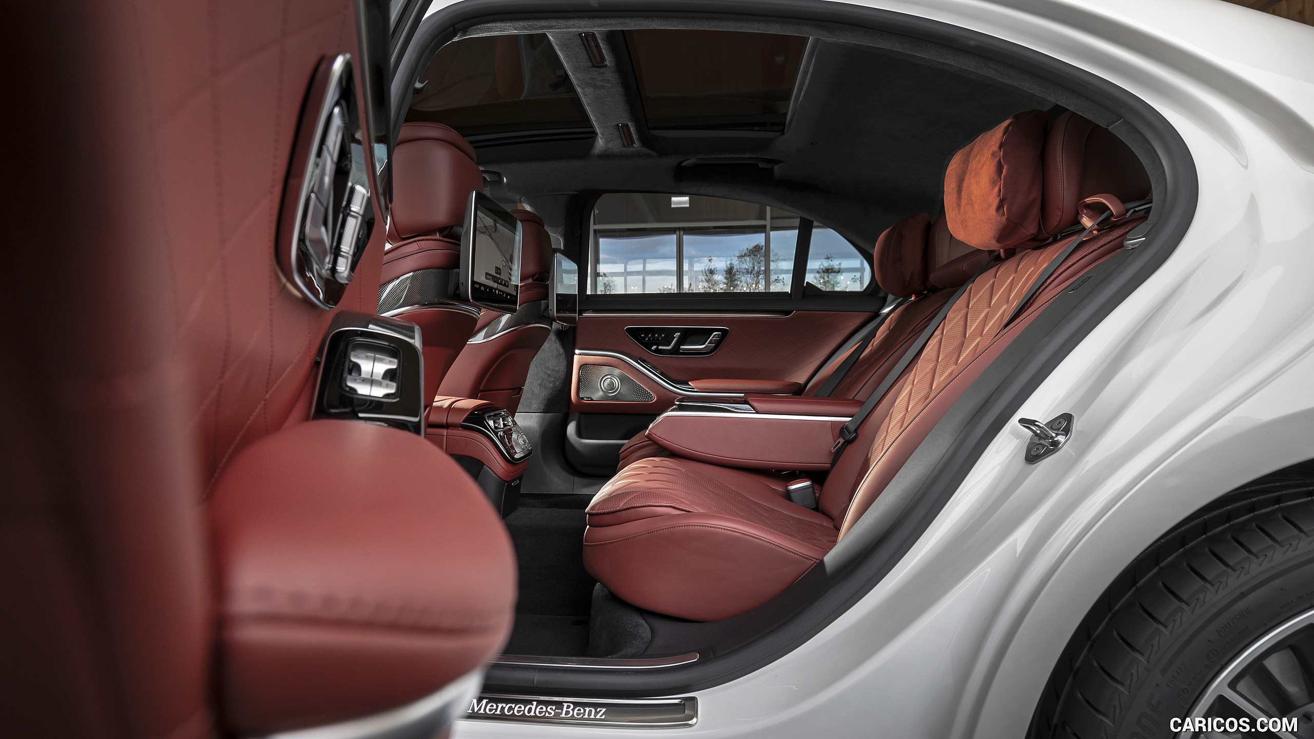 2021 Mercedes-Benz S 500 4MATIC AMG line - Interior, Rear Seats, #267 of 316
