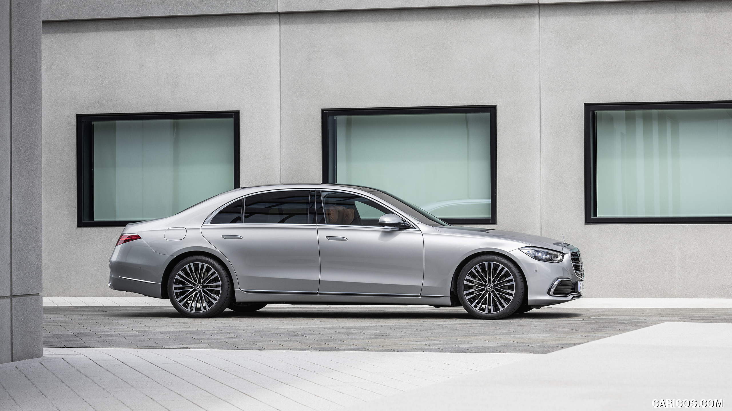 2021 Mercedes-Benz S-Class (Color: High-tech Silver) - Side, #72 of 316